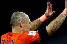 Arjen Robben & đôi chân pha lê không còn nhuốm màu cam