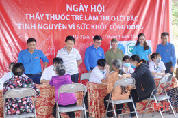 Thầy thuốc trẻ Hà Tĩnh tri ân lực lượng thanh niên xung phong