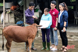 Người dân Hà Tĩnh tiếp tục nhận nhiều sự ủng hộ khắc phục hậu quả mưa lũ