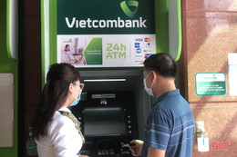 Bất tiện trong chi trả an sinh qua ATM ở Hà Tĩnh, khó khăn chưa tìm được “lời giải”