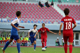 Tuyển nữ Việt Nam thắng không tưởng Singapore 14-0