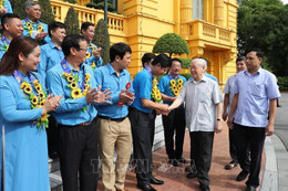 Tổng Bí thư, Chủ tịch nước gặp mặt các chủ tịch công đoàn tiêu biểu