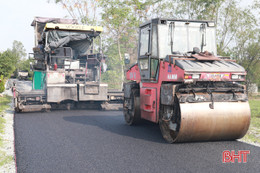 Xã biển Nghi Xuân hoàn thành gần 6 km đường thảm nhựa, tổng mức đầu tư 16 tỷ đồng