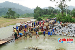 Dân Sơn Hồng quyết làm cầu để lưu thông