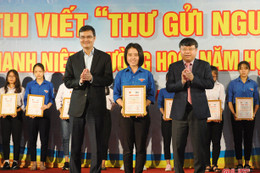 Hà Tĩnh trao giải cuộc thi viết “Thư gửi người thân” trong thanh niên trường học