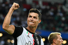 Dù cắt giảm 30% lương, Ronaldo vẫn sẽ thành tỷ phú USD trong năm 2020