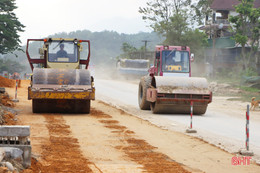 Khắc phục khó khăn, đẩy nhanh tiến độ dự án cải tạo, nâng cấp QL 8A