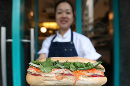 Sống chậm cuối tuần: Bánh mì Việt Nam, bánh mì Sài Gòn