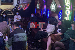 Bắt 10 đối tượng sử dụng ma túy trong quán karaoke ở Hà Tĩnh, có cả người từ Bắc Giang, Hà Nội