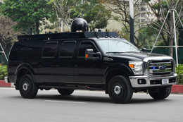 "Tân binh" Ford F-350 Super Duty trong đoàn xe hộ tống ông Trump