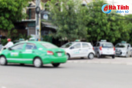 Kinh doanh taxi ở Hà Tĩnh: Tài xế không chuyên, bát nháo thương quyền!