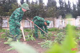 Chiến sỹ biên phòng vùng biển phía Nam tăng gia sản xuất, lao động