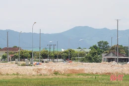 7 trường hợp UBND tỉnh Hà Tĩnh ủy quyền cho UBND cấp huyện xây dựng, thẩm định, phê duyệt giá đất