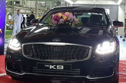 Kia K900 2019 lần đầu lộ diện - bóng bẩy như xe Đức