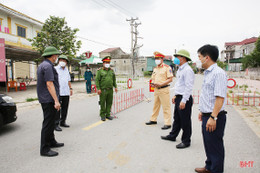 Bí thư Tỉnh ủy Hà Tĩnh kiểm tra, động viên lực lượng làm nhiệm vụ phòng, chống dịch