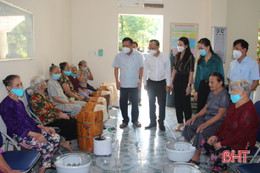 Đồng hành tháo gỡ khó khăn, nâng cao chất lượng chăm sóc, điều dưỡng các nhóm đối tượng