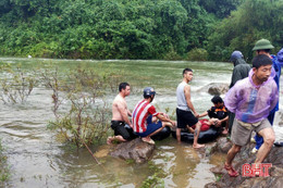 Đi đánh cá lúc mưa to, một người đàn ông sảy chân xuống khe suối tử vong