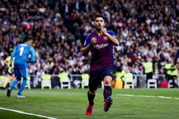 Suarez tỏa sáng, Barca đè bẹp Real Madrid 3-0 ngay tại Bernabeu