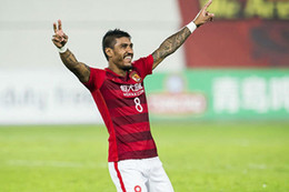 Paulinho trở lại Guangzhou, nhận lương gần gấp đôi