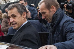 Cựu Tổng thống Pháp Sarkozy bất ngờ bị bắt giam