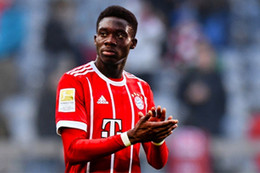 Alphonso Davies gia nhập Bayern với giá kỷ lục 