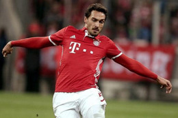 Cú xoạc bóng ở đẳng cấp thiên tài của Mats Hummels