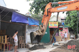 Đồng thuận đẩy nhanh tiến độ đường “treo” lâu nhất TP Hà Tĩnh