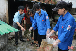 Ra quân thu gom phế thải, vệ sinh môi trường, phòng chống dịch sốt xuất huyết