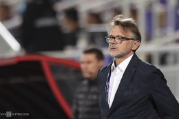 Cơ hội nào cho triết lý của HLV Philippe Troussier?