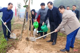 Bí thư Tỉnh ủy tham gia nhiều hoạt động ý nghĩa đầu năm mới tại huyện Vũ Quang