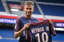 Tiết lộ hợp đồng tiền tấn của Neymar với Nike