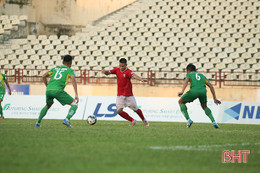 Video: Hồng Lĩnh Hà Tĩnh 2 - 0 XSKT Cần Thơ