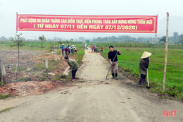 Người dân vùng lũ Hà Tĩnh “gói” khó khăn, “mở” niềm hy vọng