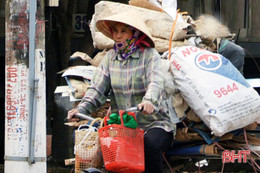 Nhọc nhằn nghề “mua của người chán, bán cho người cần”...