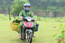 Chuyện người lính tiếp phẩm với hành trình cả trăm cây số mỗi ngày