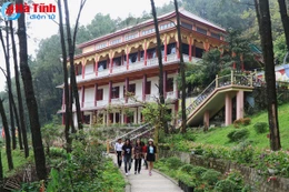 Photo: Độc đáo ngôi chùa nằm trong hang đá ở Hà Tĩnh