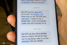 Nhiều ngân hàng đồng loạt tăng phí SMS Banking