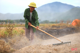 Nơi nông dân Hà Tĩnh xem rơm là vật liệu quý...