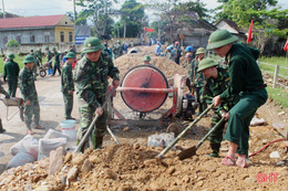 Chiến sỹ quân hàm xanh góp sức xây dựng vùng biên Hà Tĩnh thêm đẹp giàu