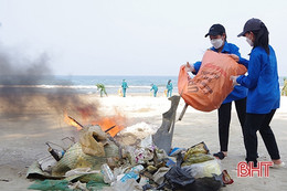 Lan tỏa màu áo xanh tình nguyện ở Hà Tĩnh