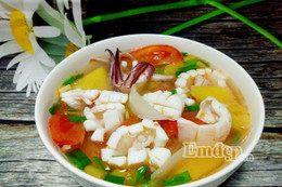 Canh mực nấu chua, món canh ngon ngày hè không nên bỏ qua