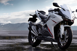 Honda CBR250RR 2018 thêm phiên bản trắng ngọc