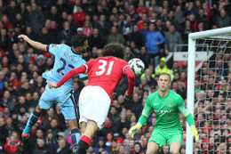 5 trận derby đáng nhớ nhất tại Old Trafford: Máu lửa và kịch tính