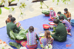 Bộ đội Biên phòng Hà Tĩnh chăm lo tết cho người nghèo nơi biên giới