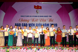 13 thí sinh các cơ quan và doanh nghiệp Hà Tĩnh thi báo cáo viên giỏi