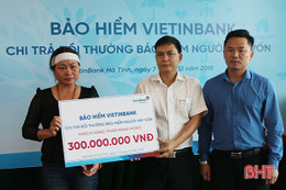 Bảo hiểm Vietinbank chi trả 300 triệu đồng quyền lợi bảo hiểm người vay vốn