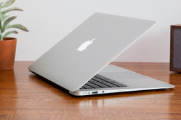 Apple bị tố "chém gió" về thời gian pin chờ trên MacBook