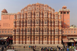 Hawa Mahal - “cung điện gió” gần 1.000 cửa sổ