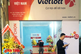 Công an kiểm tra các điểm kinh doanh xổ số Vietlott tại TP. Hà Tĩnh