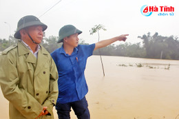 Nước lũ xuống chậm, hàng ngàn hộ dân miền núi đang bị cô lập